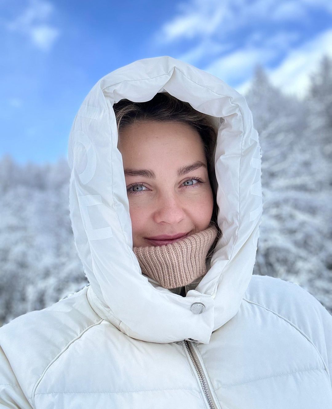 Małgorzata Socha w zimowej wersji