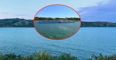 Statek wycieczkowy utknął na Dunaju. Pasażerom zabrakło jedzenia i wody