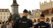 Niespokojna noc w centrum Krakowa. "Uszkodzenia wskazują na broń"