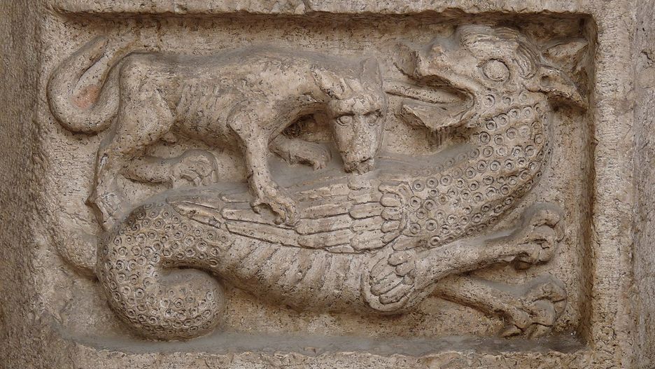 Płaskorzeźba wiwerny na katedrze św. Wigiliusza w Trydencie