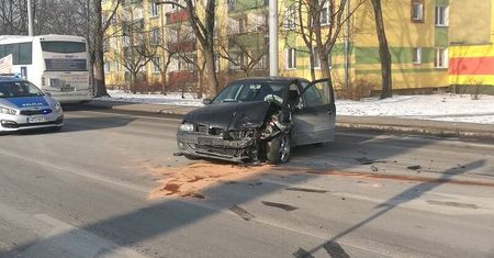 Ul. Łęczyńska: Kierujący BMW wymusił pierwszeństwo na Seacie [ZDJĘCIA]