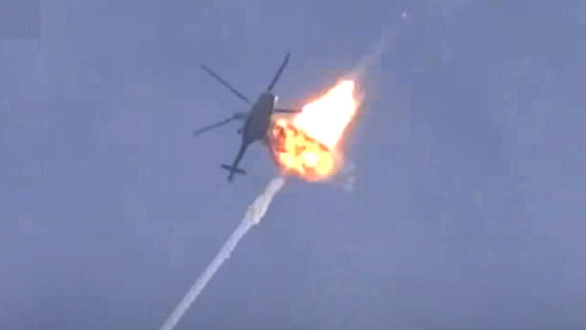 Pilot Mi-8 nie miał szans. Moment zestrzelenia rosyjskiego śmigłowca ...