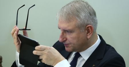 Sąsiedzi kpią z posła Pięty: "Poległ nasz poseł na d*pie…"