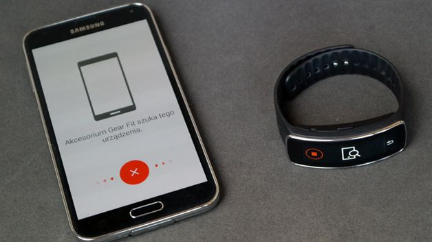 Samsung Gear Fit to słaba opaska do lifeloggingu, ale świetny smartwatch 1