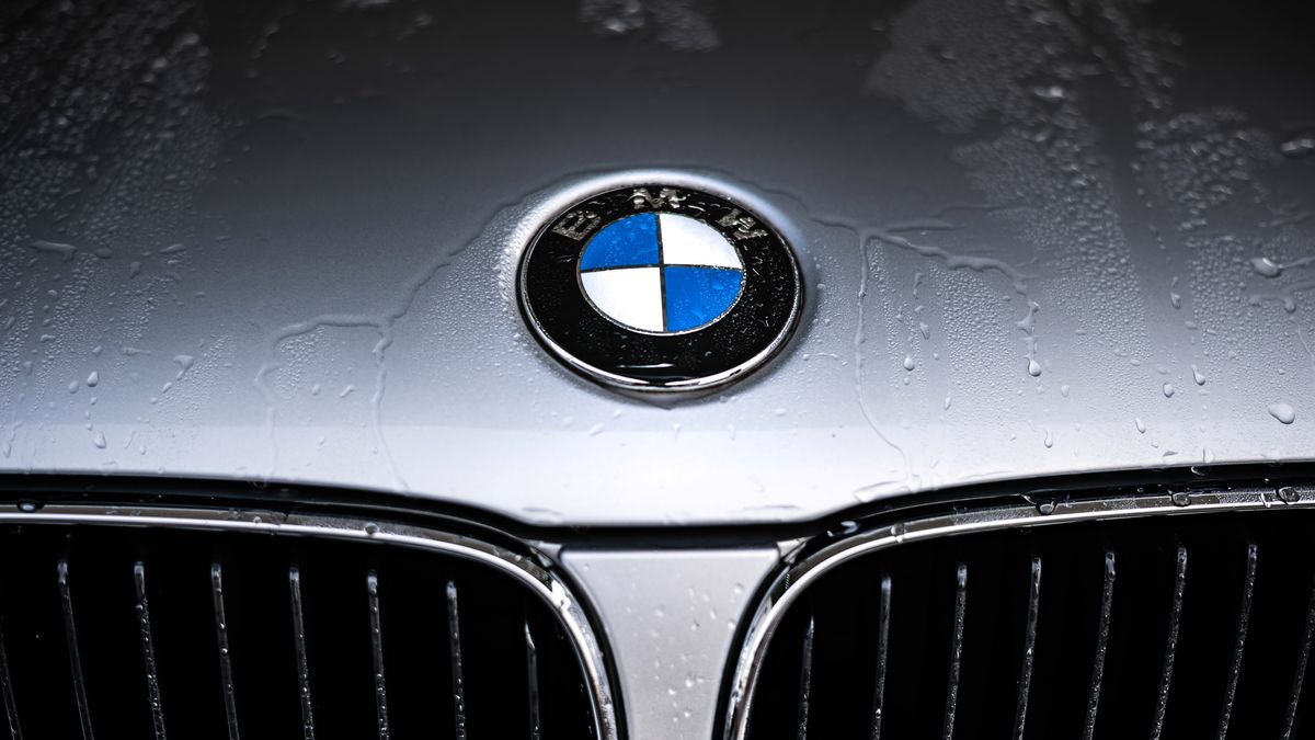 OnePlus dalej kombinuje ze znikającym aparatem. Tym razem zainspirował sie... BMW? 1