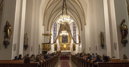 "Nieprzyzwoite zachowania" w kościele. Proboszcz musiał zareagować