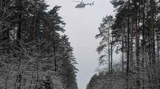 Dęba: Zaginiony 76-latek odnaleziony po dramatycznych poszukiwaniach. Mężczyzna przeszedł ponad 20 km w śniegu i mrozie