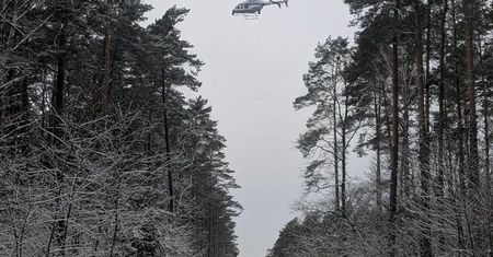 Zaginiony 76-latek odnaleziony po dramatycznych poszukiwaniach. Mężczyzna przeszedł ponad 20 km w śniegu i mrozie