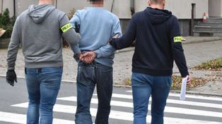 Śrem: 52-letni recydywista aresztowany za atak na opiekunkę matki