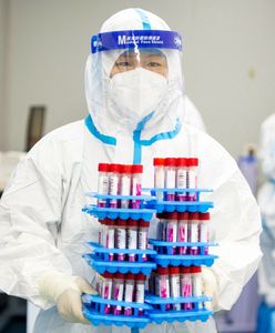 Alarmujące doniesienia z Chin. Chodzi o zakażenia koronawirusem