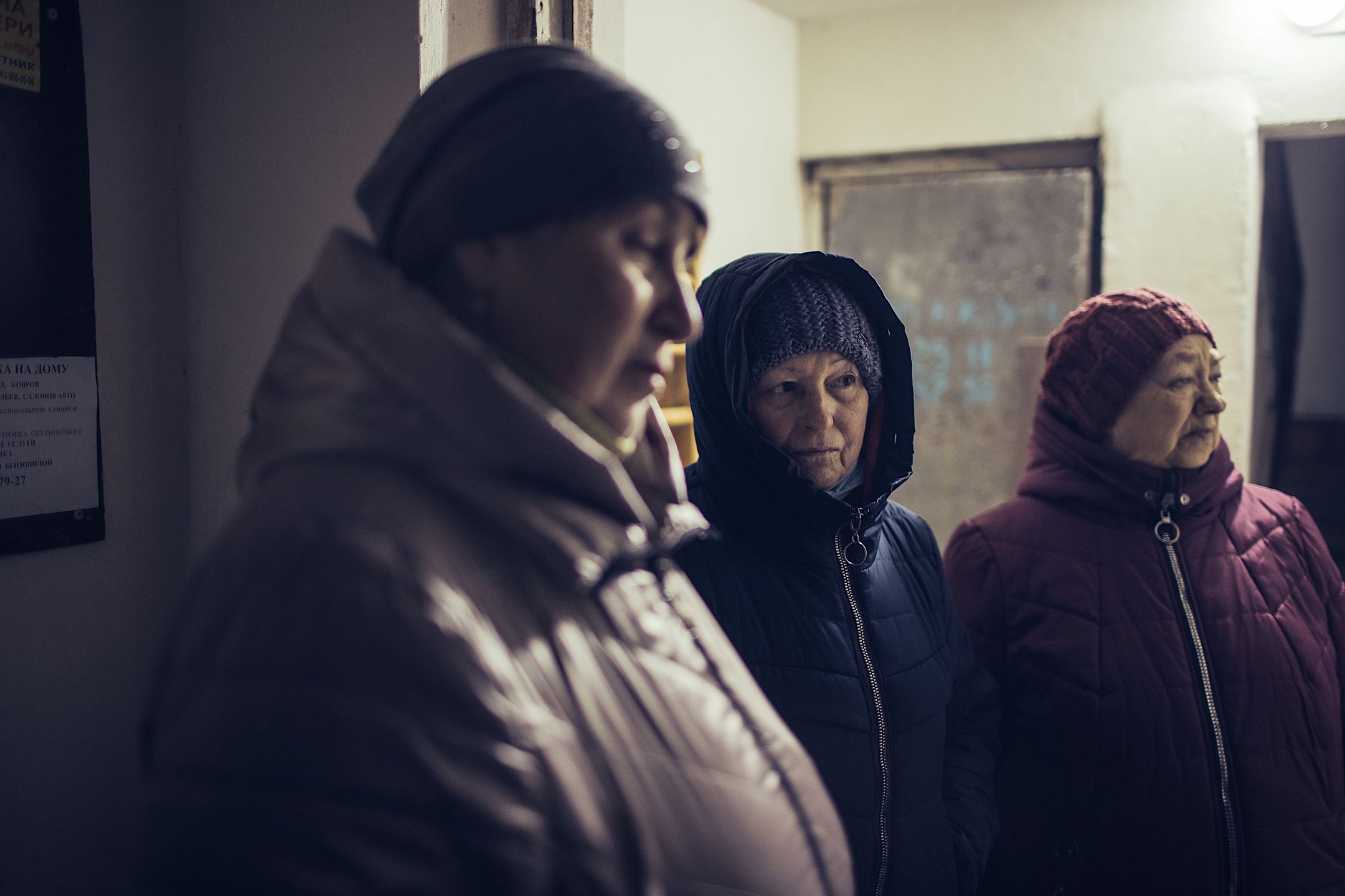 Nina Iwanowna z sąsiadkami.