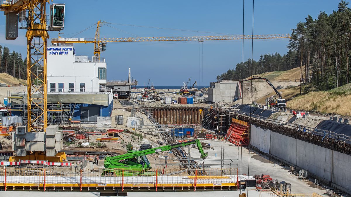 The construction site of a waterway connecting the Vistula Lagoon with the Gulf of Gdansk (Przekop Mierzei Wislanej) is seen in Nowy Swiat, Vistula Spit, Poland on 1 July 2021 Controversial The Vistula Spit canal is curently under construction canal across the Polish section of the Vistula Spit that will create a second connection between the Vistula Lagoon and Gdansk Bay (Baltic Sea) (Photo by Michal Fludra/NurPhoto via Getty Images)