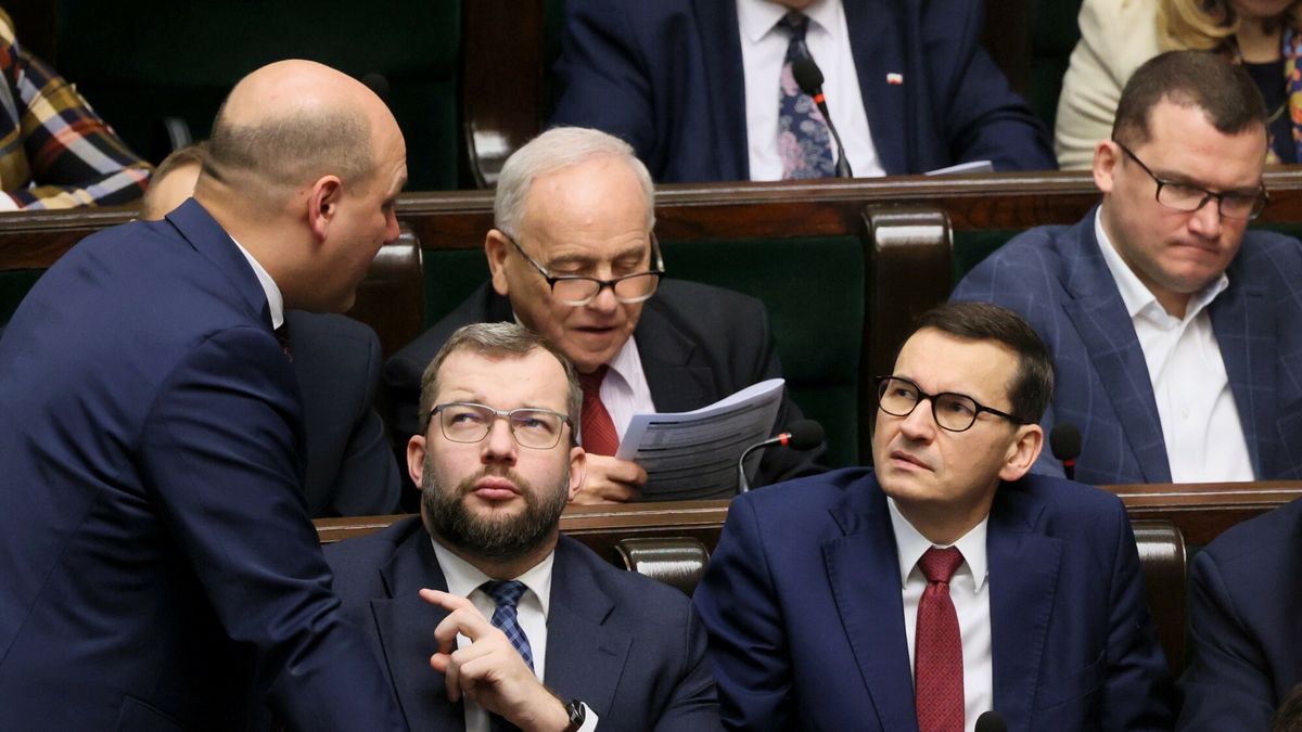 70. posiedzenie Sejmu IX kadencji
Fot. Pawel Wodzynski/East News, Warszawa, 13.01.2023. 70. posiedzenie Sejmu IX kadencji. M.in. glosowanie w sprawie ustawy o sadach.
N/z: Szymon Szynkowski vel Sek, Grzegorz Puda, Mateusz Morawiecki
Pawel Wodzynski