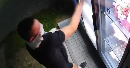 Zegar pokazał 22:25. Skandal w Gowinie. Ręce opadają