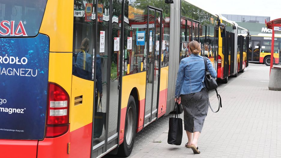 Warszawa. Od poniedziałku na drogach będw wszystkie autobusy i tramwaje
