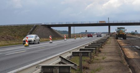 Utrudnienia na autostradzie A2. Drogowcy rozpoczęli remont nawierzchni