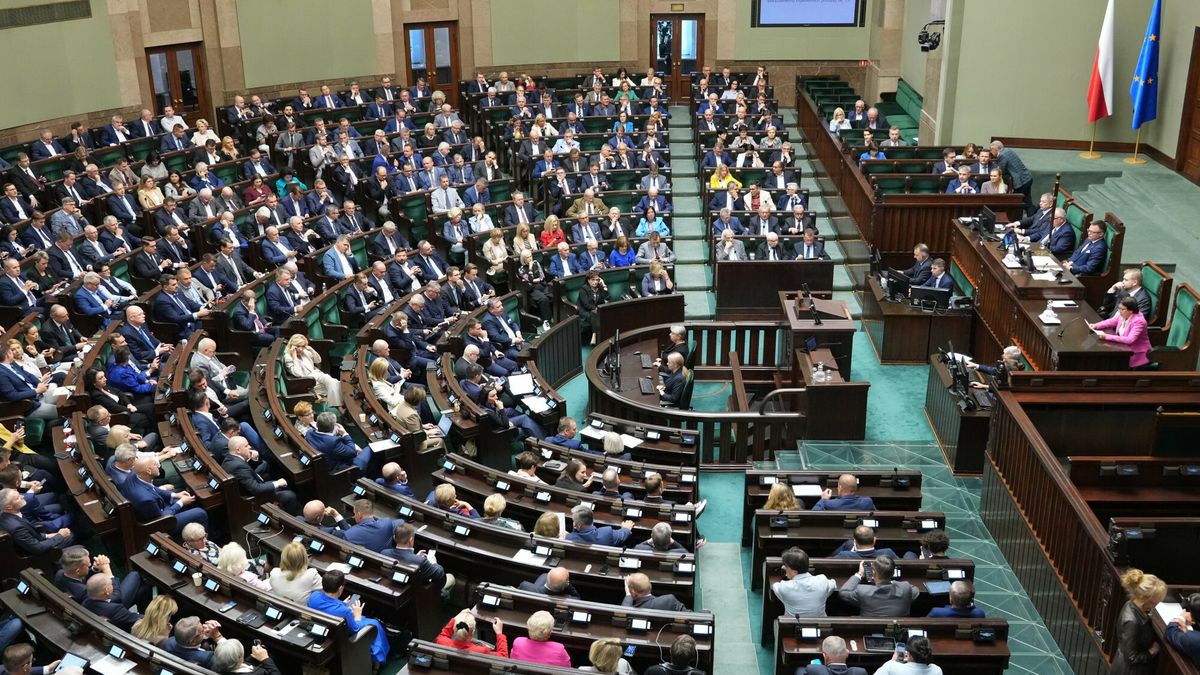 18. posiedzenie Sejmu X kadencji
25.09.2024, Warszawa 18. posiedzenie Sejmu X kadencji fot. Marysia Zawada/REPORTER
Marysia Zawada/REPORTER