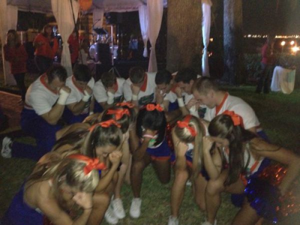 Tebowing - nowe facebookowe szaleństwo 6
