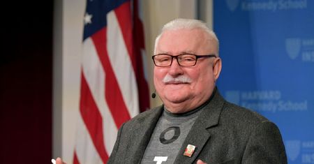 Odpala Snoop Doggowi papierosa. Zdjęcie podbija internet