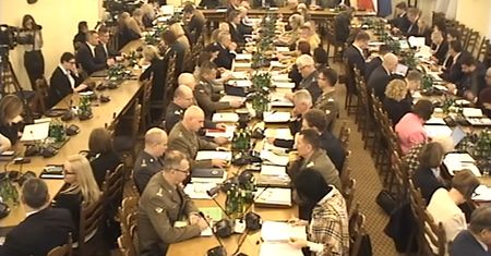 Zamieszanie na komisji. "Pan nie rozumie"