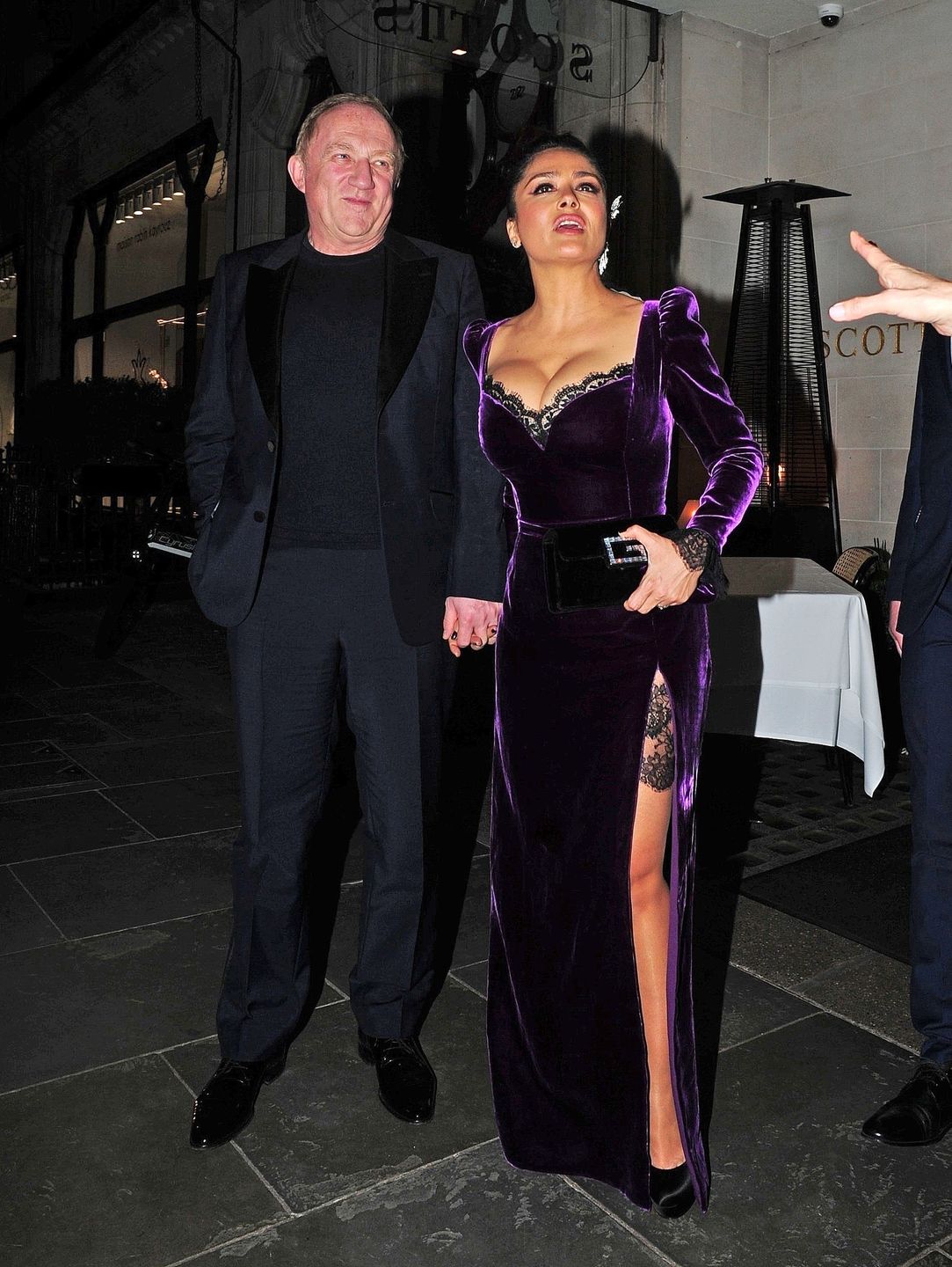 Salma Hayek z mężem po gali BAFTA