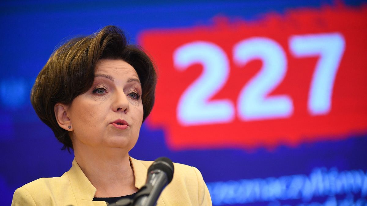 Warszawa, 25.01.2023. Minister rodziny i polityki społecznej Marlena Maląg podczas konferencji prasowej w siedzibie resortu w Warszawie, 25 bm. (amb) PAP/Marcin Obara