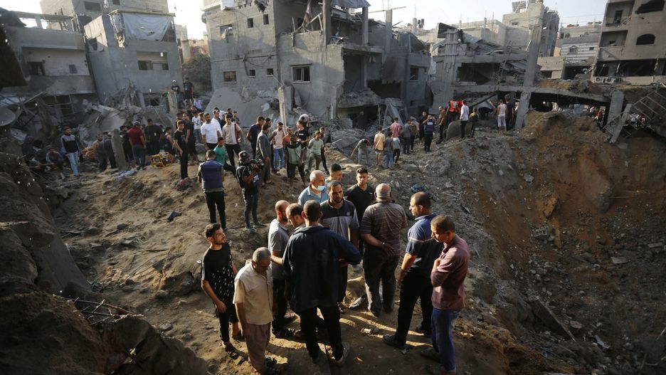 Wojna izraelsko-palesty?ska
DEIR AL BALAH, GAZA - NOVEMBER 03: Search and rescue operations continue after an Israeli attack on Maghazi Refugee Camp in Deir al Balah, Gaza on November 03, 2023. Ashraf Amra / Anadolu
AA/ABACA
