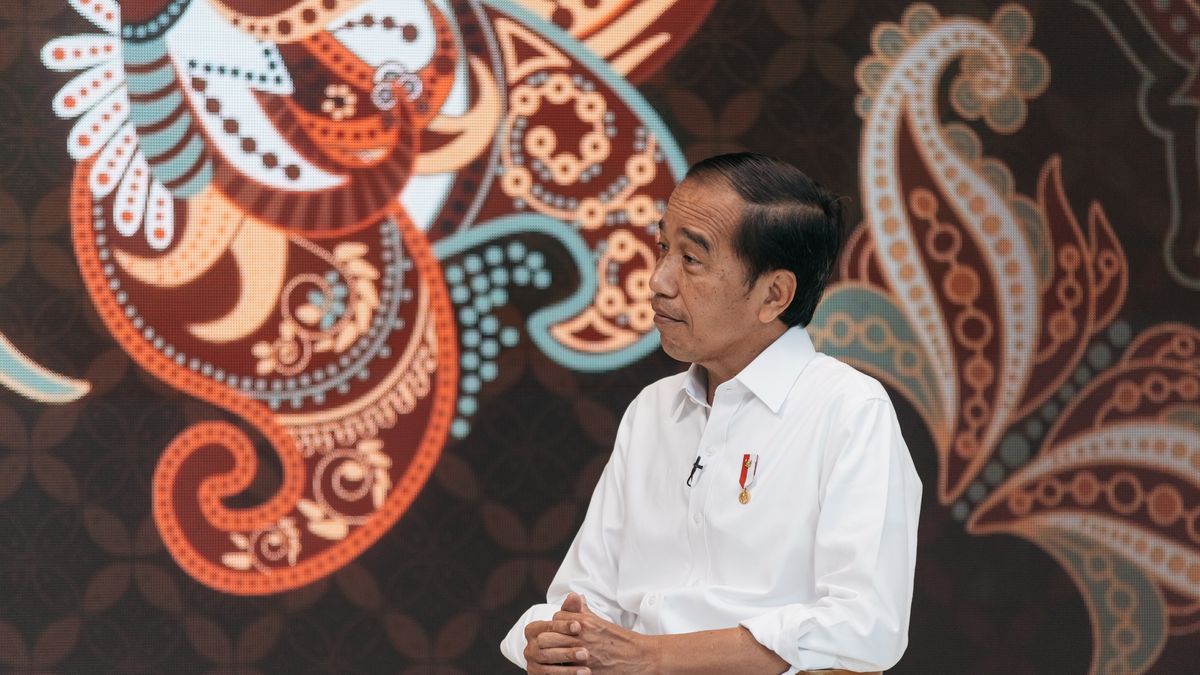 Joko Widodo, Indonesia's president, listens during an interview at the Hyundai Motor Manufacturing Indonesia plant in Cikarang, Indonesia, on Thursday, Aug. 18, 2022. Chinese President Xi Jinping and Russian leader Vladimir Putin are both planning to attend a Group of 20 summit in the resort island of Bali later this year, Widodo said. Photographer: Muhammad Fadli/Bloomberg via Getty Images