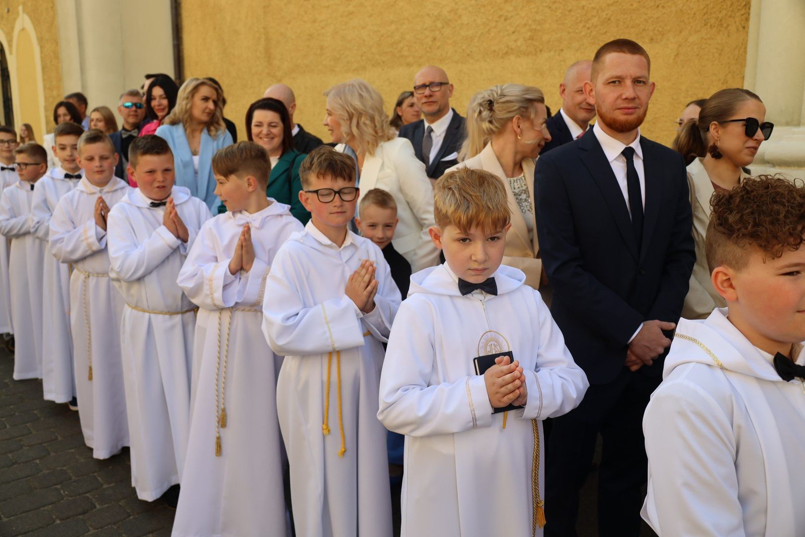 W tym ważnym dniu dzieciom towarzyszyły rodziny, najbliżsi i znajomi