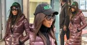 Naomi Campbell w złym humorze kroczy przez lotnisko. Pokłóciła się z chłopakiem