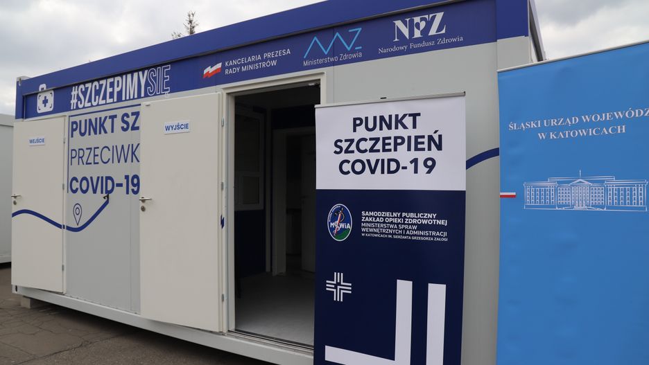 Śląskie. Mieszkańcy regionu mogą skorzystać podczas majówki z tymczasowego punktu szczepień w Parku Śląskim. 