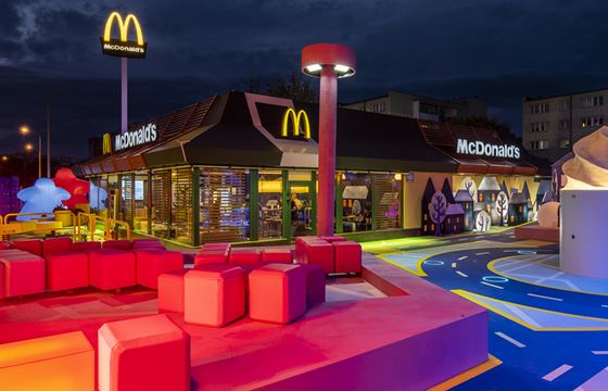 McDonald’s wprowadza do oferty Burgera Drwala z chrzanem. „Zimę najlepiej spędzać razem”