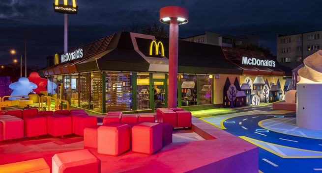 McDonald’s wprowadza do oferty Burgera Drwala z chrzanem. „Zimę najlepiej spędzać razem”