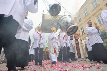 Tysiące wiernych wzięło udział w procesji Bożego Ciała w Rzeszowie