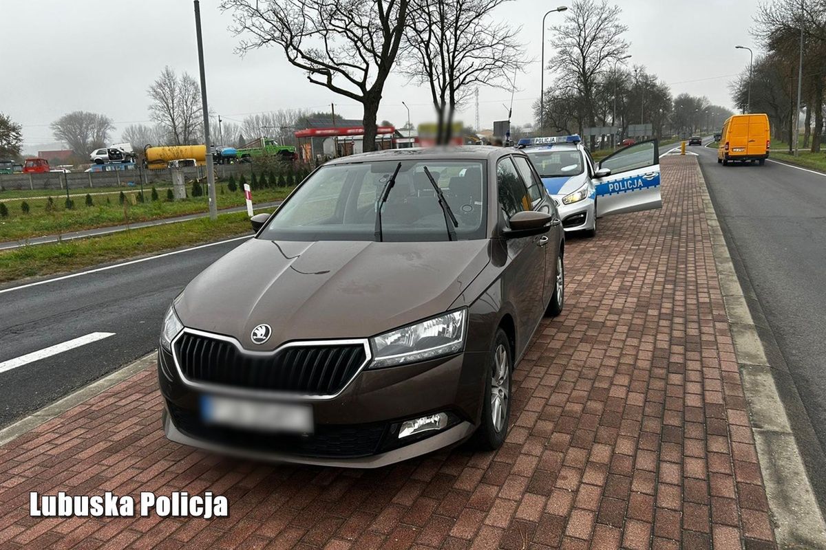 pijany kierowca, policja Prowadził pijany samochód. Kopnął policjanta w głowę