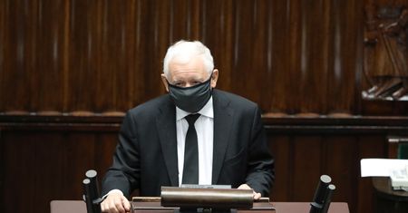 Kaczyński o współpracy z Lewicą. Polityk opozycji wspomina o "pomocy"