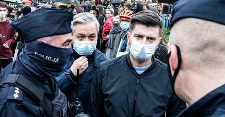 Emocjonalne słowa Biedronia. Krzysztof Śmiszek o atakach i wyzwiskach