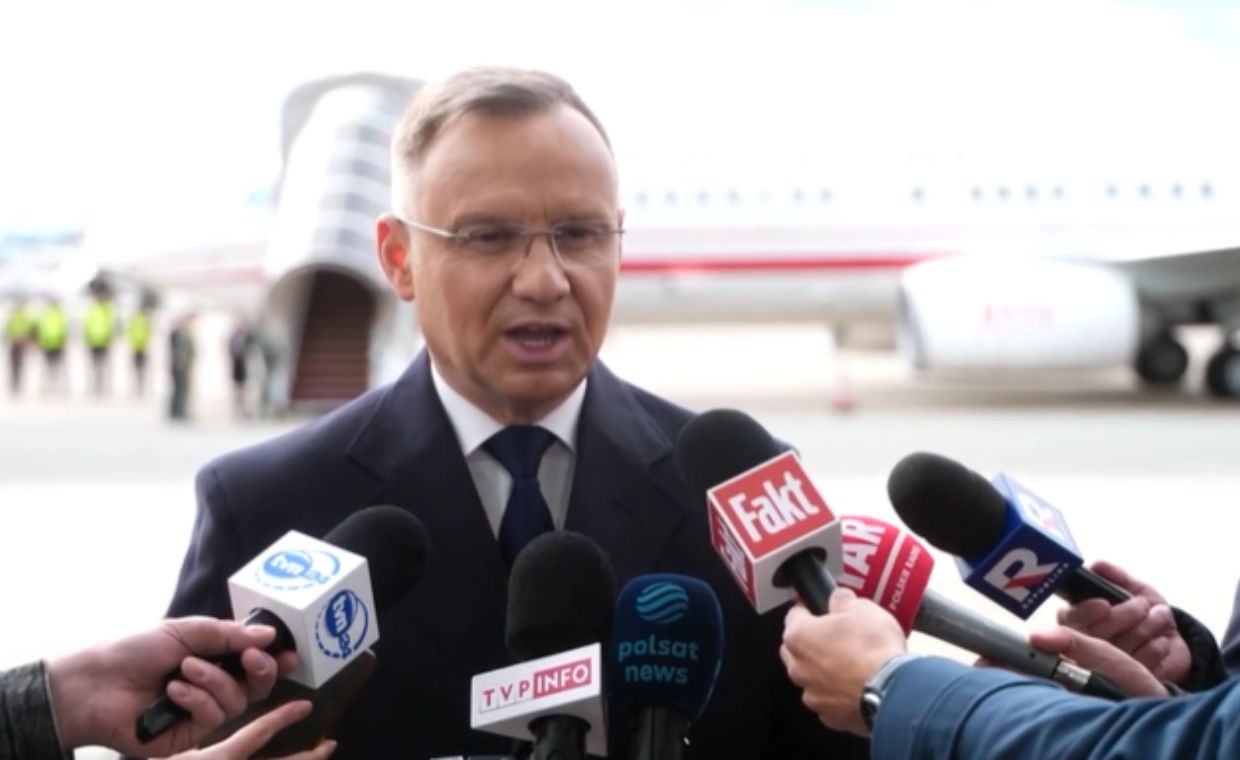 Prezydent spotkał się z dziennikarzami na płycie lotniska