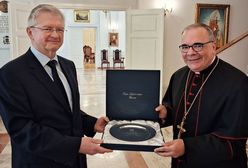 Ambasador Rosji opuszcza Polskę, Watykan daje mu prezent. Co o tym myśleć? [OPINIA]