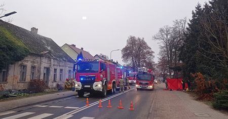 Tragiczny pożar domu w Wałczu! Jedna osoba nie żyje