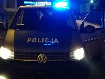 Giżycko: Zgłosił, że ktoś przykuł go do bramy. Przez głupi żart został zatrzymany i trafił do aresztu