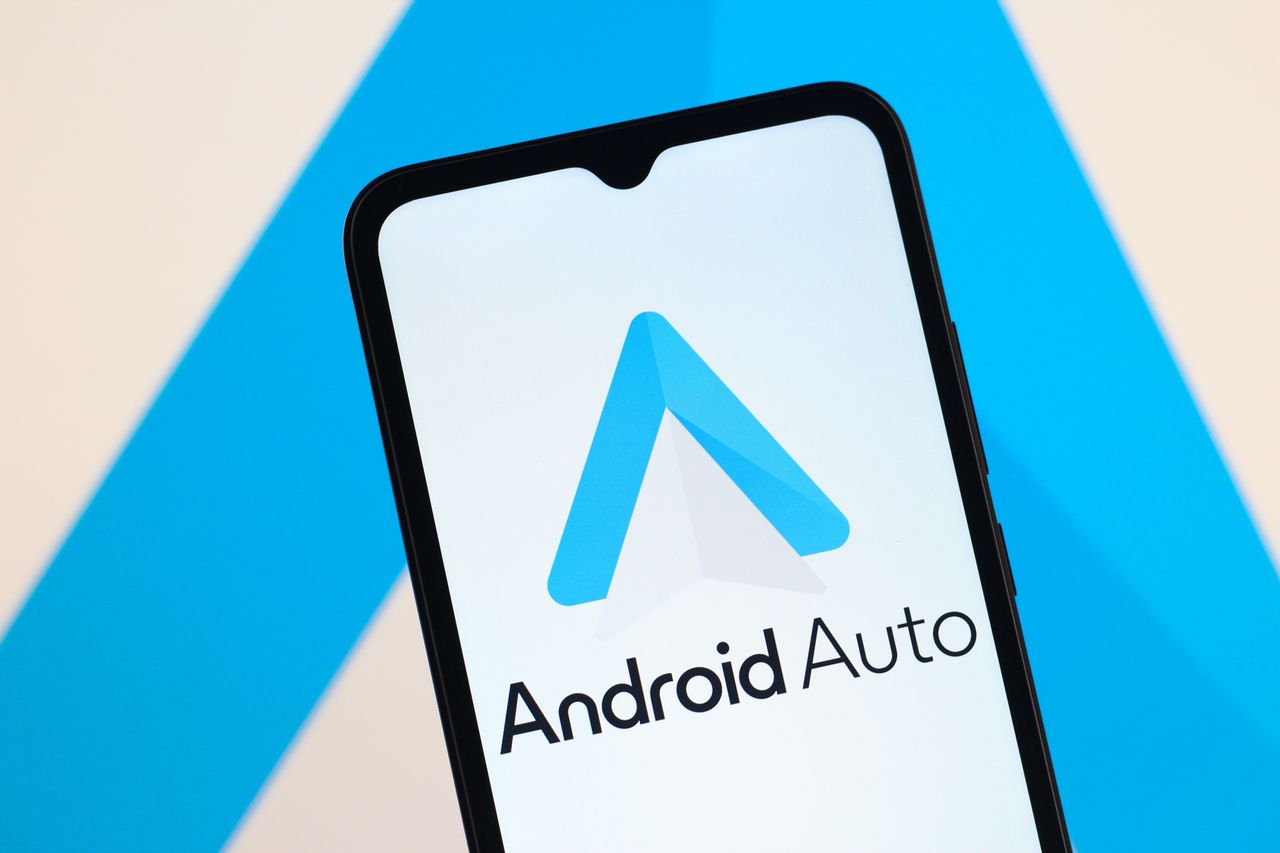 Android Auto 13.7 do pobrania. Trwają prace nad rozdzielczością