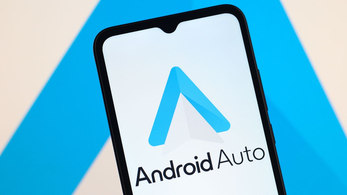 CANADA - 2025/02/02: In this photo illustration, the Android Auto logo is seen displayed on a smartphone screen. (Photo Illustration by Thomas Fuller/SOPA Images/LightRocket via Getty Images)