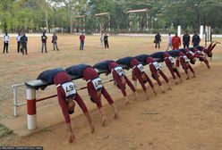 Trening kandydatek na żołnierzy w Indiach