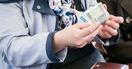 Dodatkowe 2000 złotych dla osób powyżej 75. roku życia. Wiemy, od kiedy można składać wnioski o bon senioralny