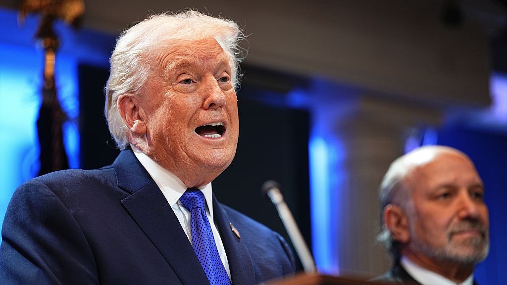 Donald Trump grozi już 15-proc. cłem globalnym po wyroku Sądu Na