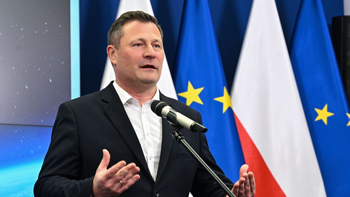 Krzysztof Paszyk
Radek Pietruszka
konferencja, kosmonauta, Ministerstwo rozwoju i technologii, polityk, polityka, spotkanie, astronauta, S�awosz, stacja kosmiczna, Uzna�ski, wizeorozmowa