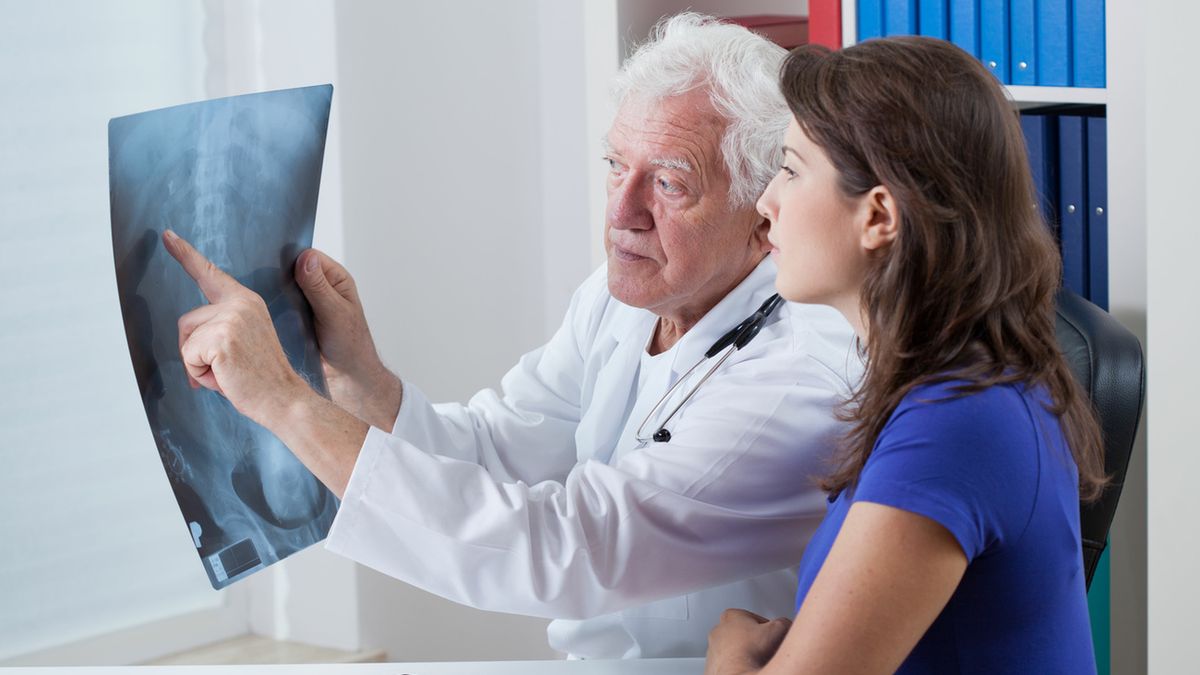 Promieniowanie jonizujące jest znane w medycynie w postaci m.in. promieniowania rentgenowskiego.