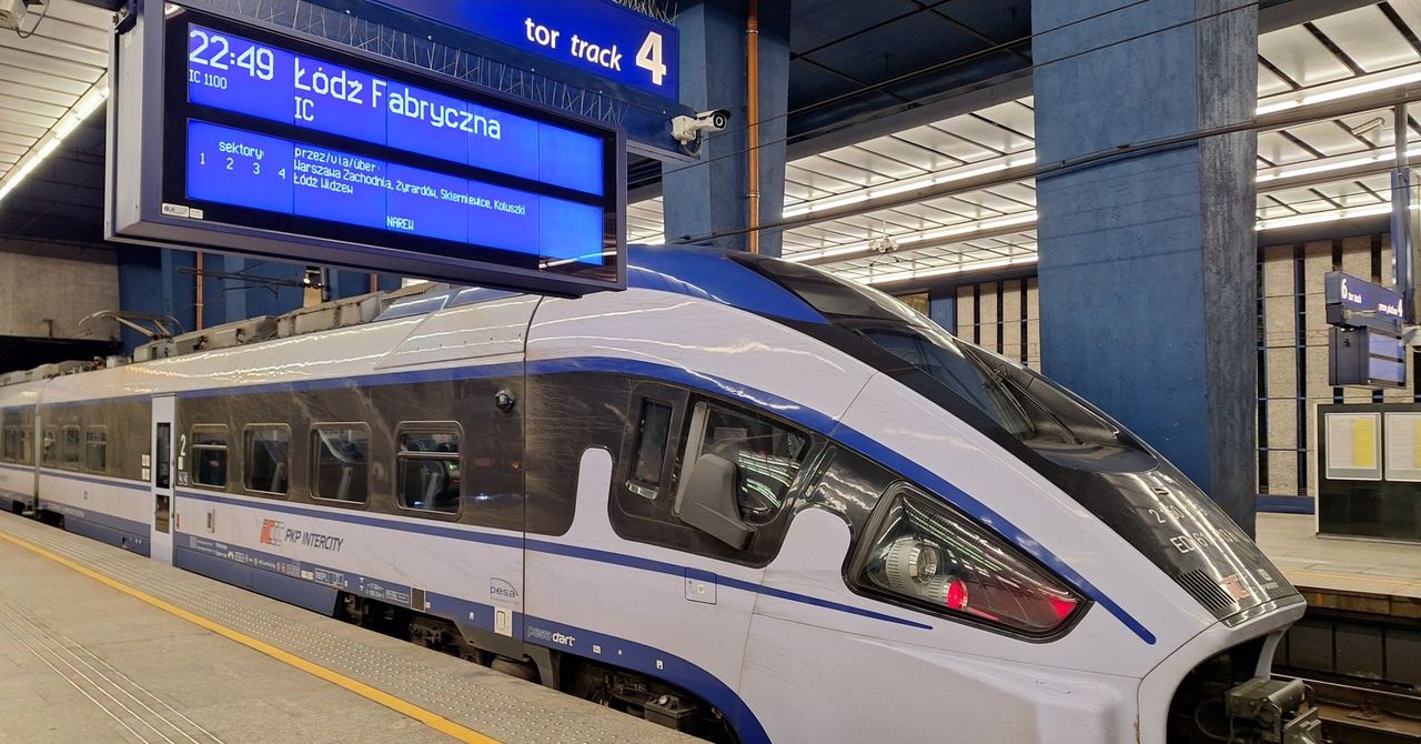 Złotówka i w drogę! PKP Intercity z promocją dla seniorów