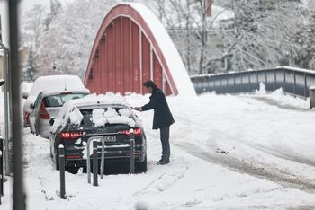 Poznań: Śnieg zasypał miasto. Kto jest odpowiedzialny za odśnieżanie?